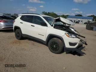 2020 Jeep Compass Sport z VIN 3C4NJDAB8LT105015, wystawiony jako Copart lot #54921305 z przebiegiem 104 453 mil mil oraz Nie do naprawy • Non repairable. Historia ofert i sprzedaży dostępna na DreamBid. Obrazek 4.
