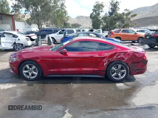 2015 Ford Mustang V6 с VIN 1FA6P8AM1F5338840, выставлен на аукционе IAAI как лот 42255886 с пробегом 82 087 миль миль и . История ставок и продаж доступна на DreamBid. Изображение 14.