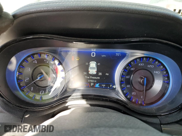 2017 Chrysler 300 S Alloy Edition with VIN 2C3CCABT1HH506062, listed as a Copart auction lot 84239534 with 97,563 mi miles and Salvage Title. Bid and sale history available at DreamBid. Image 9.