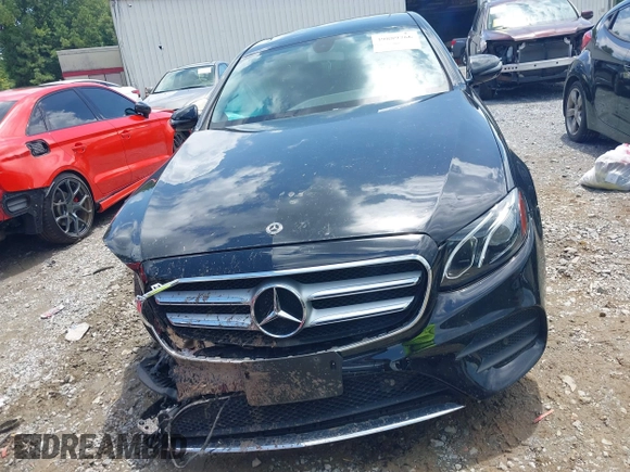 2018 Mercedes-Benz E-Class E 300 with VIN WDDZF4KB5JA345523, listed as a IAAI auction lot 39889766 with 782,391 mi miles. Bid and sale history available at carsss.com. Image 12.
