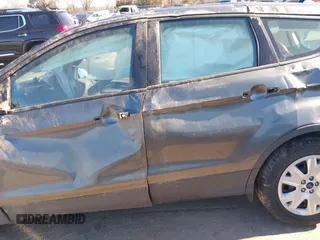 2016 Ford Escape S with VIN 1FMCU0F76GUC20988, listed as a IAAI auction lot 41561524 with 1 mi miles. Bid and sale history available at carsss.com. Image 6.
