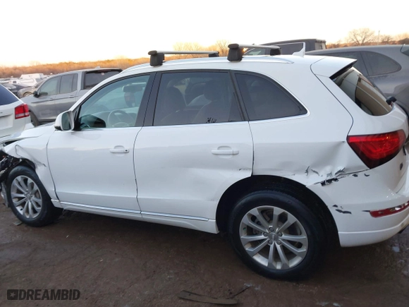 2014 Audi Q5 Premium Plus with VIN WA1LFAFP2EA076756, listed as a IAAI auction lot 41429593 with 134,592 mi miles. Bid and sale history available at carsss.com. Image 14.