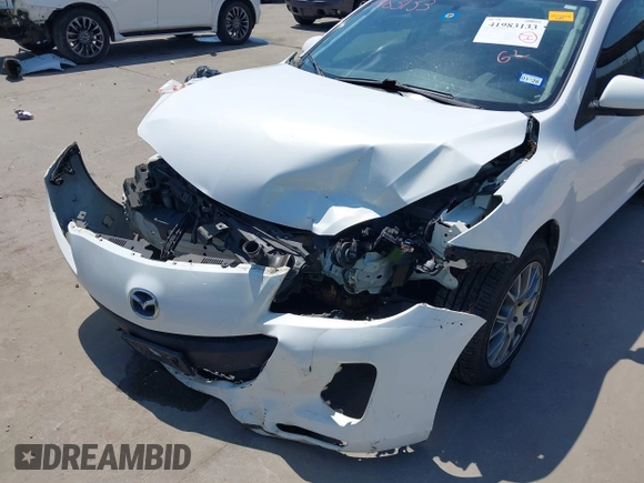 2013 Mazda Mazda3 i Sport with VIN JM1BL1U71D1701482, listed as a IAAI auction lot 41983133 with 110,966 mi miles. Bid and sale history available at carsss.com. Image 6.
