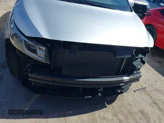 2016 Kia Sedona LX with VIN KNDMB5C12G6157582, listed as a IAAI auction lot 41932306 with 106,061 mi miles. Bid and sale history available at carsss.com. Image 6.