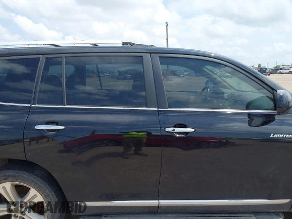 2013 Toyota Highlander Limited z VIN 5TDDK3EH1DS180782, wystawiony jako IAAI lot #42420237 z przebiegiem 193 773 mil mil oraz . Historia ofert i sprzedaży dostępna na DreamBid. Obrazek 13.