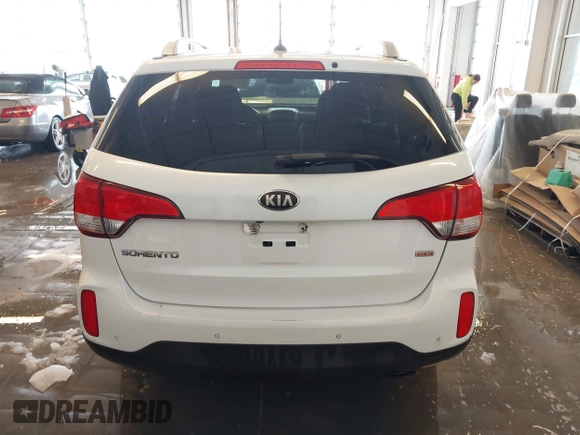 2014 Kia Sorento LX with VIN 5XYKT4A67EG433472, listed as a IAAI auction lot 41276576 with 177,014 mi miles. Bid and sale history available at carsss.com. Image 16.