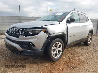 2024 Jeep Compass Latitude with VIN 3C4NJDBN9RT118616, listed as a IAAI auction lot 42030101 with 34,073 mi miles. Bid and sale history available at carsss.com. Image 17.