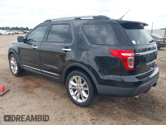 2014 Ford Explorer XLT z VIN 1FM5K8D82EGA68485, wystawiony jako IAAI lot #42198958 z przebiegiem 168 490 mil mil oraz . Historia ofert i sprzedaży dostępna na DreamBid. Obrazek 3.