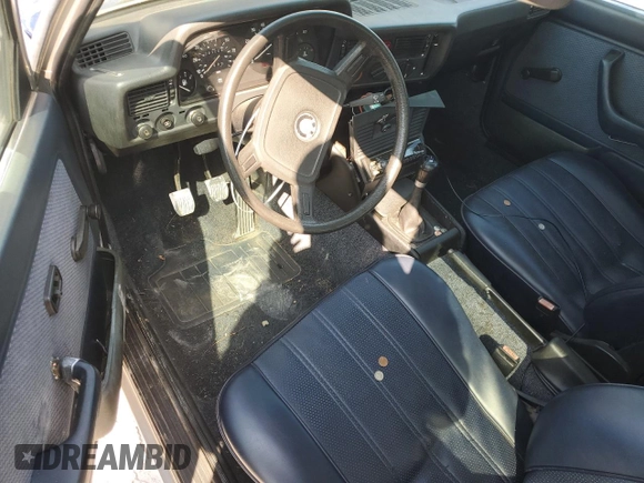 1982 BMW 3 Series z VIN WBAAG3307C8378560, wystawiony jako Copart lot #83790224 z przebiegiem 83 004 mil mil oraz Tytuł czysty. Historia ofert i sprzedaży dostępna na DreamBid. Obrazek 8.