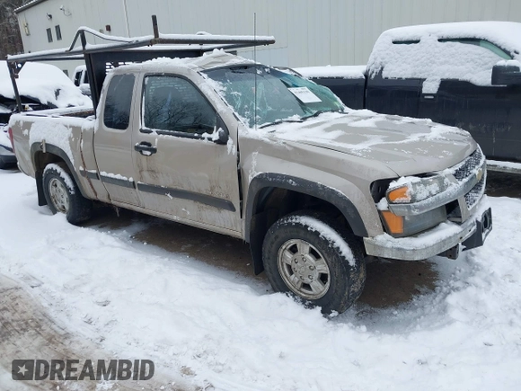 2004 Chevrolet Colorado LS Z71 with VIN 1GCDT196848174976, listed as a IAAI auction lot 41465139 with 185,149 mi miles. Bid and sale history available at carsss.com. Image 1.