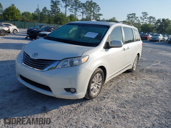 2015 Toyota Sienna XLE with VIN 5TDYK3DC5FS534913, listed as a IAAI auction lot 42052427 with 105,046 mi miles. Bid and sale history available at carsss.com. Image 17.