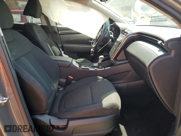 2024 Hyundai Tucson SEL z VIN 5NMJBCDE1RH391761, wystawiony jako Copart lot #59795045 z przebiegiem 22 159 mil mil oraz Czysty tytuł • Clean title. Historia ofert i sprzedaży dostępna na DreamBid. Obrazek 7.