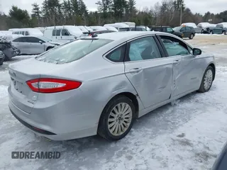 2014 Ford Fusion SE Hybrid with VIN 3FA6P0LUXER172442, listed as a IAAI auction lot 41623540 with 195,843 mi miles. Bid and sale history available at carsss.com. Image 4.