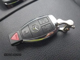 2011 Mercedes-Benz S 400 z VIN WDDNG9FB9BA384927, wystawiony jako IAAI lot #42285753 z przebiegiem 92 588 mil mil oraz . Historia ofert i sprzedaży dostępna na DreamBid. Obrazek 11.