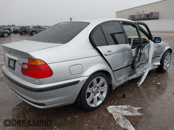 2000 BMW 3 Series 328i with VIN WBAAM533XYEJ40578, listed as a IAAI auction lot 42497924 with Not provided miles and . Bid and sale history available at DreamBid. Image 4.