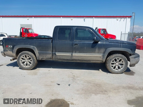2005 Chevrolet Silverado 1500 Z71 with VIN 2GCEK19B251347481, listed as a IAAI auction lot 41886913 with 236,414 mi miles. Bid and sale history available at carsss.com. Image 14.