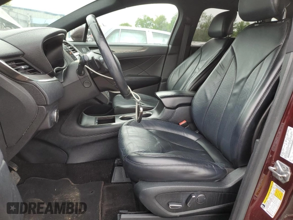 2017 Lincoln MKC Select with VIN 5LMCJ2D91HUL31729, listed as a Copart auction lot 58563085 with 88,228 mi miles and Salvage title. Bid and sale history available at DreamBid. Image 7.
