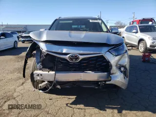 2022 Toyota Highlander XLE with VIN 5TDGZRBH6NS222767, listed as a Copart auction lot 81367674 with 27,948 mi miles and Salvage title. Bid and sale history available at DreamBid. Image 5.