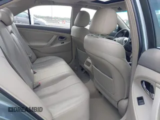 2008 Toyota Camry LE z VIN 4T1BE46K68U758676, wystawiony jako IAAI lot #42151454 z przebiegiem 137 993 mil mil oraz . Historia ofert i sprzedaży dostępna na DreamBid. Obrazek 8.