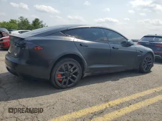 2022 Tesla Model S Plaid with VIN 5YJSA1E66NF460913, listed as a Copart auction lot 60534665 with 47,595 mi miles and Salvage title. Bid and sale history available at DreamBid. Image 3.