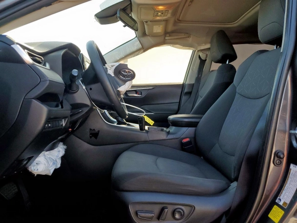 2019 Toyota RAV4 XLE with VIN JTMW1RFV1KJ015196, listed as a Copart auction lot 49452225 with 167,557 mi miles and Salvage Title. Bid and sale history available at carsss.com. Image 7.