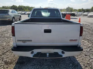 2003 GMC Sonoma SLS with VIN 1GTCS14H538264821, listed as a Copart auction lot 68917714 with 177,973 mi miles and Salvage Title. Bid and sale history available at carsss.com. Image 6.