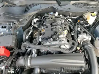 2025 Ford Mustang EcoBoost z VIN 1FA6P8TH6S5101108, wystawiony jako Copart lot #68901295 z przebiegiem 1 986 mil mil oraz Szkoda całkowita • Salvage title. Historia ofert i sprzedaży dostępna na DreamBid. Obrazek 13.