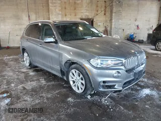 2015 BMW X5 xDrive50i z VIN 5UXKR6C5XF0J79244, wystawiony jako IAAI lot #41339235 z przebiegiem 121 316 mil mil oraz . Historia ofert i sprzedaży dostępna na DreamBid. Obrazek 1.