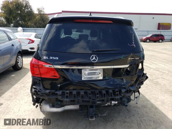 2015 Mercedes-Benz GL-Class GL 350 BlueTEC with VIN 4JGDF2EE8FA530053, listed as a Copart auction lot 50633273 with 136,030 mi miles. Bid and sale history available at carsss.com. Image 6.