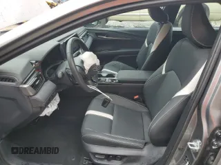 2025 Toyota Camry LE z VIN 4T1DAACK5SU508683, wystawiony jako Copart lot #42372975 z przebiegiem Nie podano mil oraz Szkoda całkowita • Salvage title. Historia ofert i sprzedaży dostępna na DreamBid. Obrazek 7.