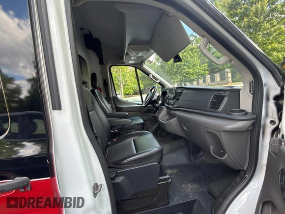 2020 Ford Transit Cargo with VIN 1FTBR1C82LKB19778, listed as a Copart auction lot 56050145 with 62,939 mi miles and Clean Title. Bid and sale history available at DreamBid. Image 5.