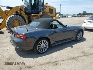 2017 FIAT 124 Spider Elaborazione Abarth z VIN JC1NFAEK2H0107385, wystawiony jako Copart lot #52978564 z przebiegiem 66 452 mil mil oraz Nie do naprawy. Historia ofert i sprzedaży dostępna na DreamBid. Obrazek 3.