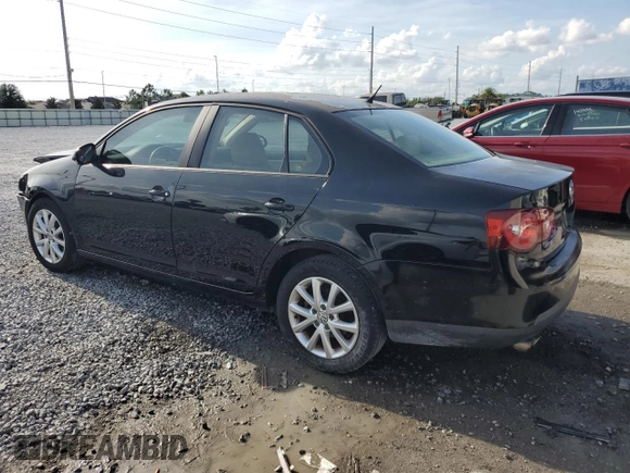 2010 Volkswagen Jetta Limited Edition z VIN 3VWAX7AJ7AM157665, wystawiony jako Copart lot #57994085 z przebiegiem 115 108 mil mil oraz Szkoda całkowita • Salvage title. Historia ofert i sprzedaży dostępna na DreamBid. Obrazek 2.