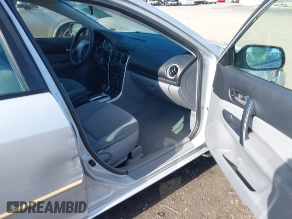2006 Mazda 6 i with VIN 1YVFP80C165M62457, listed as a IAAI auction lot 41849081 with 172,372 mi miles. Bid and sale history available at carsss.com. Image 5.