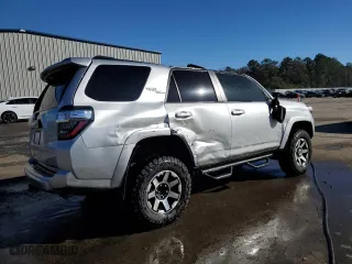 2022 Toyota 4Runner TRD Off Road with VIN JTEPU5JR0N6081451, listed as a Copart auction lot 88230375 with 62,474 mi miles and Salvage Title. Bid and sale history available at carsss.com. Image 3.