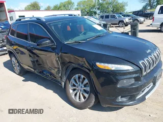 2017 Jeep Cherokee Overland с VIN 1C4PJMJS1HW645039, выставлен на аукционе IAAI как лот 42322935 с пробегом 84 117 миль миль и . История ставок и продаж доступна на DreamBid. Изображение 1.