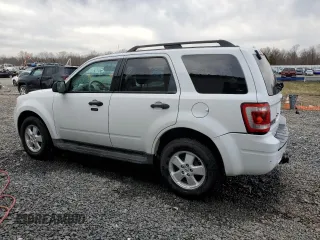 2012 Ford Escape XLT z VIN 1FMCU9DG9CKC69762, wystawiony jako Copart lot #49104075 z przebiegiem 92 937 mil mil oraz Szkoda całkowita • Salvage title. Historia ofert i sprzedaży dostępna na DreamBid. Obrazek 2.
