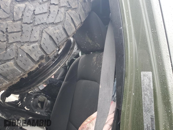 2021 Jeep Wrangler Unlimited Sport S z VIN 1C4HJXDG4MW666703, wystawiony jako Copart lot #57576015 z przebiegiem Nie podano mil oraz Czysty tytuł • Clean title. Historia ofert i sprzedaży dostępna na DreamBid. Obrazek 10.
