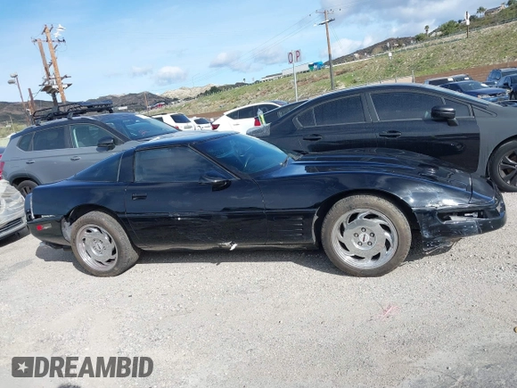 1992 Chevrolet Corvette z VIN 1G1YY23P7N5115133, wystawiony jako IAAI lot #41797315 z przebiegiem 138 579 mil mil oraz . Historia ofert i sprzedaży dostępna na DreamBid. Obrazek 13.