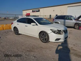 2016 Nissan Altima SL with VIN 1N4AL3AP5GC262054, listed as a IAAI auction lot 41626450 with 147,226 mi miles and . Bid and sale history available at carsss.com. Image 1.