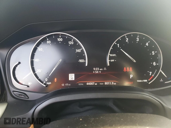 2020 BMW 3 Series 330i with VIN 3MW5R1J01L8B18534, listed as a Copart auction lot 86664364 with 44,007 mi miles and Salvage Title. Bid and sale history available at carsss.com. Image 9.