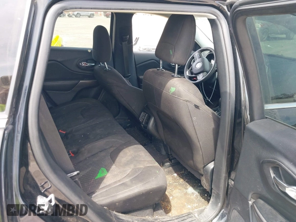 2019 Jeep Cherokee Latitude with VIN 1C4PJLCBXKD284954, listed as a IAAI auction lot 41877944 with 134,931 mi miles. Bid and sale history available at carsss.com. Image 8.