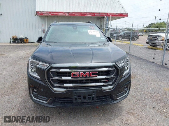 2024 GMC Terrain AT4 z VIN 3GKALYEG3RL222343, wystawiony jako IAAI lot #42238637 z przebiegiem 11 837 mil mil oraz . Historia ofert i sprzedaży dostępna na DreamBid. Obrazek 12.