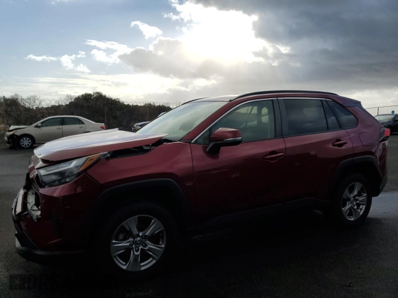 2022 Toyota RAV4 XLE with VIN JTMW1RFV6ND093623, listed as a Copart auction lot 43288075 with 11,301 mi miles and Salvage Title. Bid and sale history available at carsss.com. Image 1.