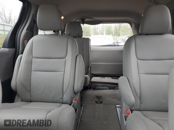 2019 Toyota Sienna XLE with VIN 5TDDZ3DC7KS216084, listed as a Copart auction lot 54866425 with 65,063 mi miles and Clean Title. Bid and sale history available at DreamBid. Image 10.