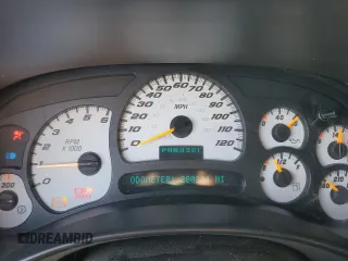 2003 Chevrolet Silverado SS z VIN 2GCEK19N531270435, wystawiony jako Copart lot #76632764 z przebiegiem 200 234 mil mil oraz Szkody całkowita. Historia ofert i sprzedaży dostępna na DreamBid. Obrazek 9.