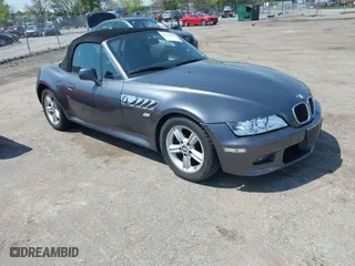 2000 BMW Z3 2.8L with VIN 4USCH3341YLF71039, listed as a IAAI auction lot 42038680 with 157,982 mi miles. Bid and sale history available at carsss.com. Image 1.