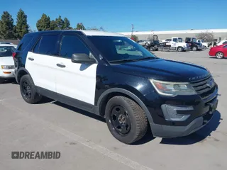 2016 Ford Police Interceptor Utility z VIN 1FM5K8AT7GGC36763, wystawiony jako IAAI lot #41862563 z przebiegiem 87 276 mil mil oraz . Historia ofert i sprzedaży dostępna na DreamBid. Obrazek 1.