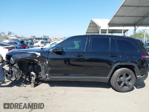 2023 Jeep Grand Cherokee Laredo with VIN 1C4RJHAGXPC620670, listed as a IAAI auction lot 41994015 with 15,893 mi miles and . Bid and sale history available at DreamBid. Image 15.