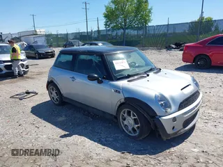 2003 MINI Hardtop S with VIN WMWRE33443TD70055, listed as a IAAI auction lot 42132875 with 154,901 mi miles and . Bid and sale history available at DreamBid. Image 1.